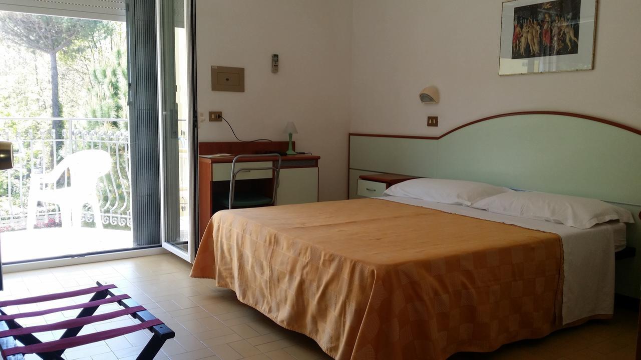 Hotel La Falena Cervia Zewnętrze zdjęcie