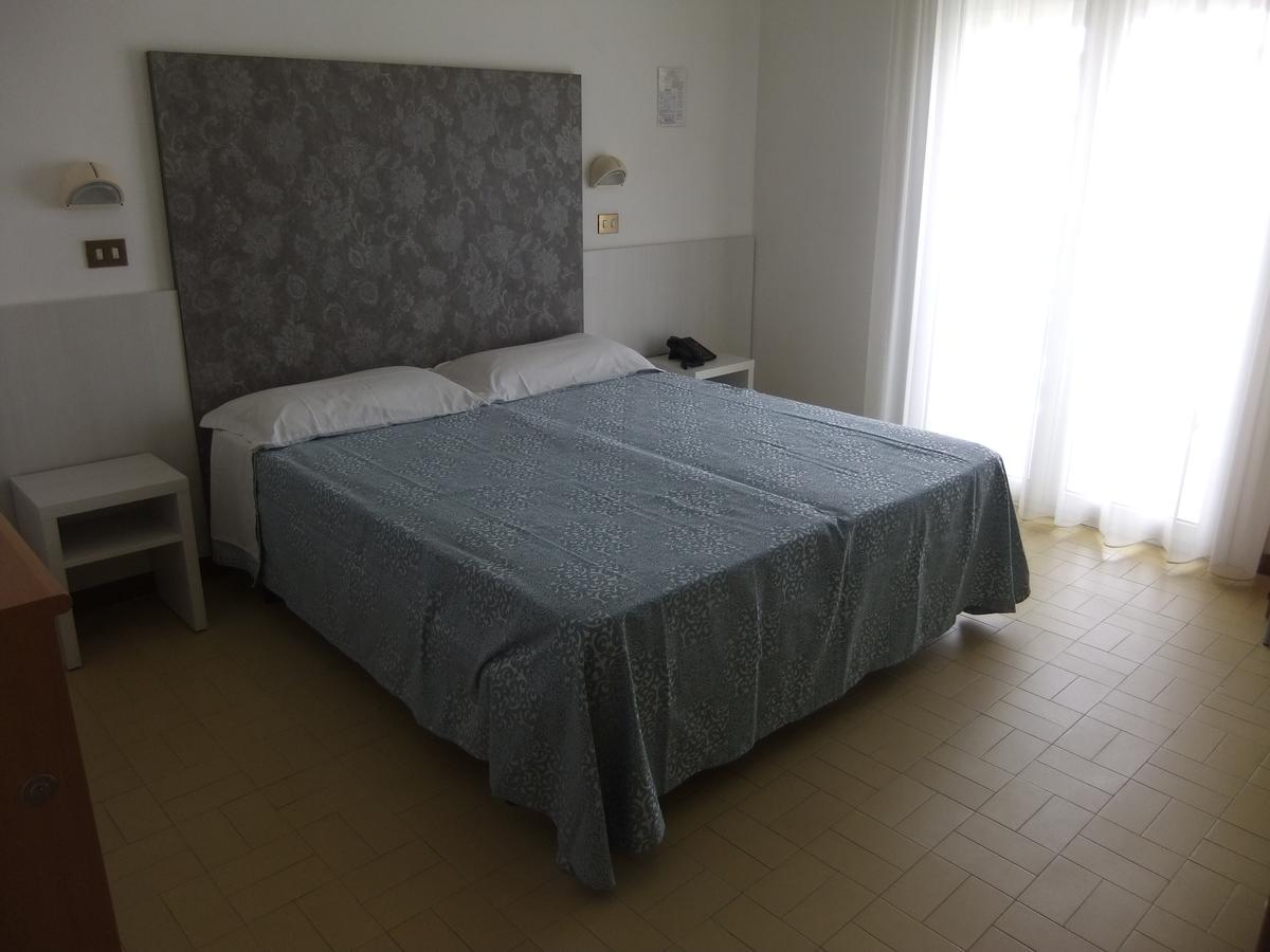 Hotel La Falena Cervia Zewnętrze zdjęcie