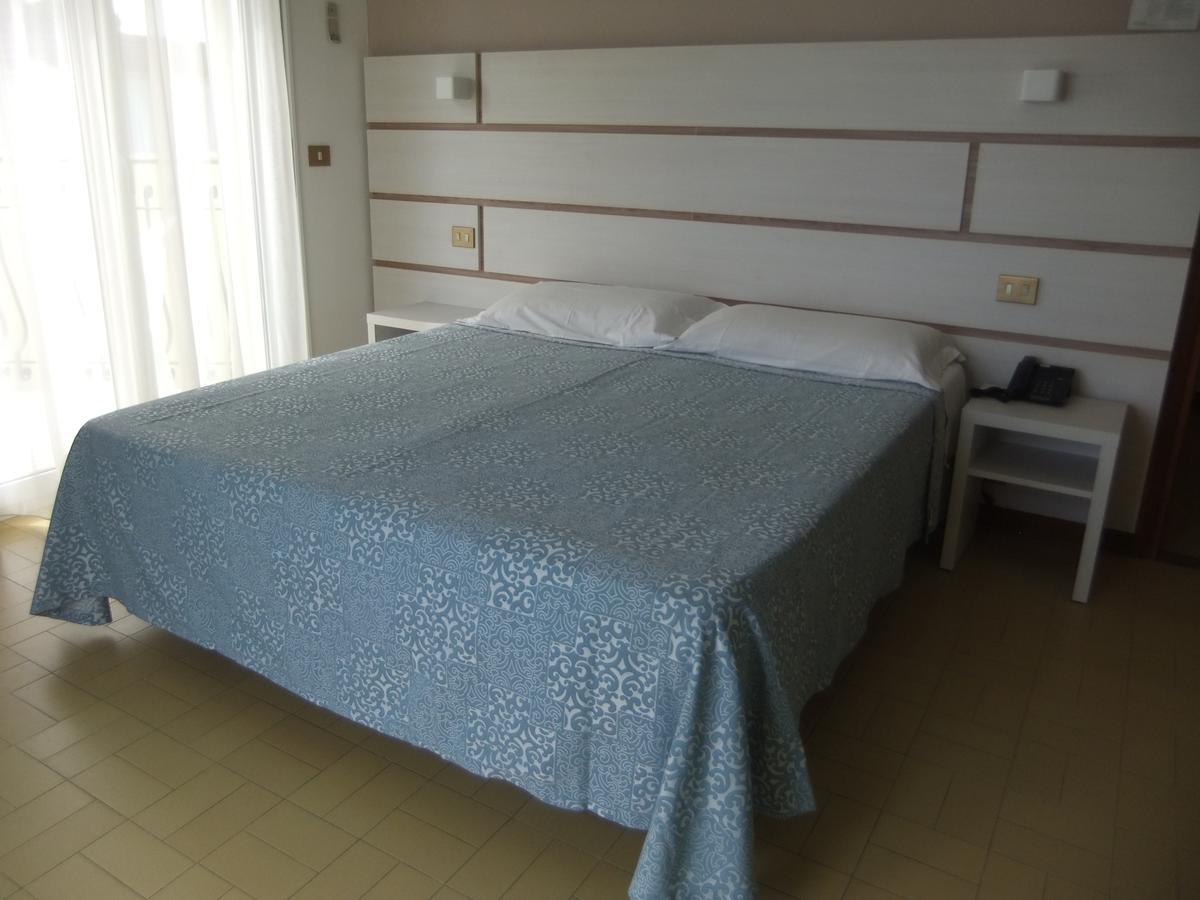 Hotel La Falena Cervia Zewnętrze zdjęcie