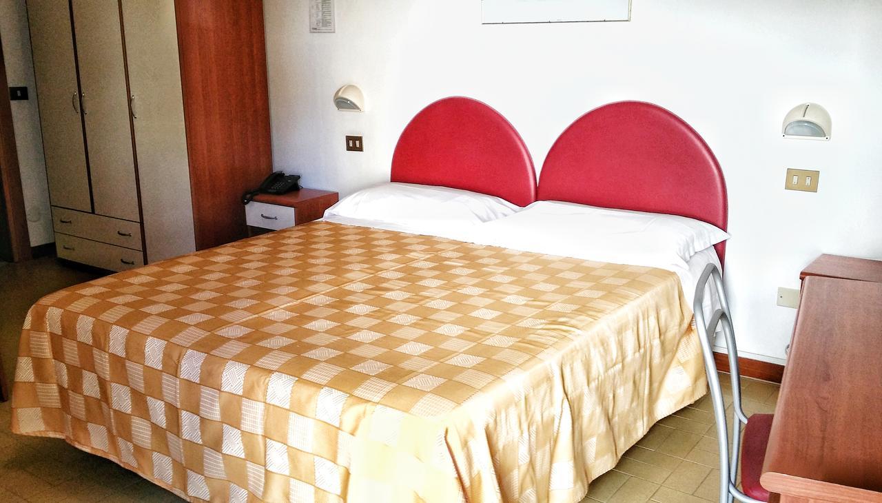 Hotel La Falena Cervia Zewnętrze zdjęcie