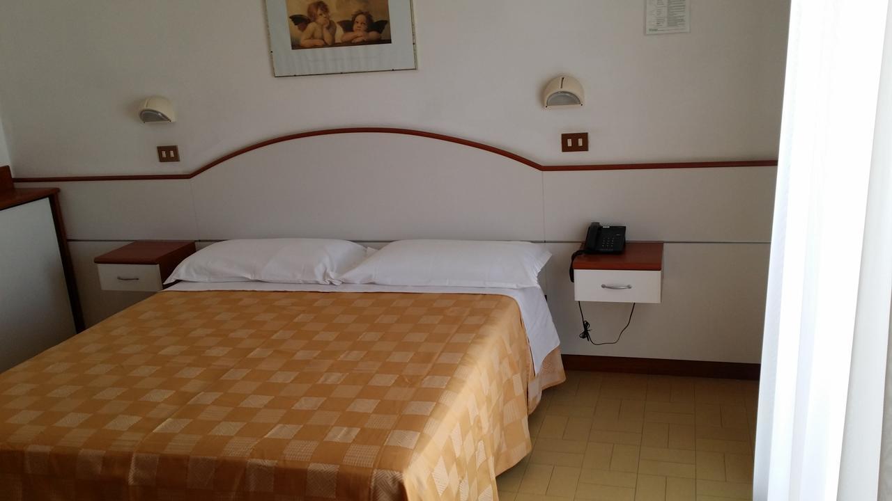 Hotel La Falena Cervia Zewnętrze zdjęcie