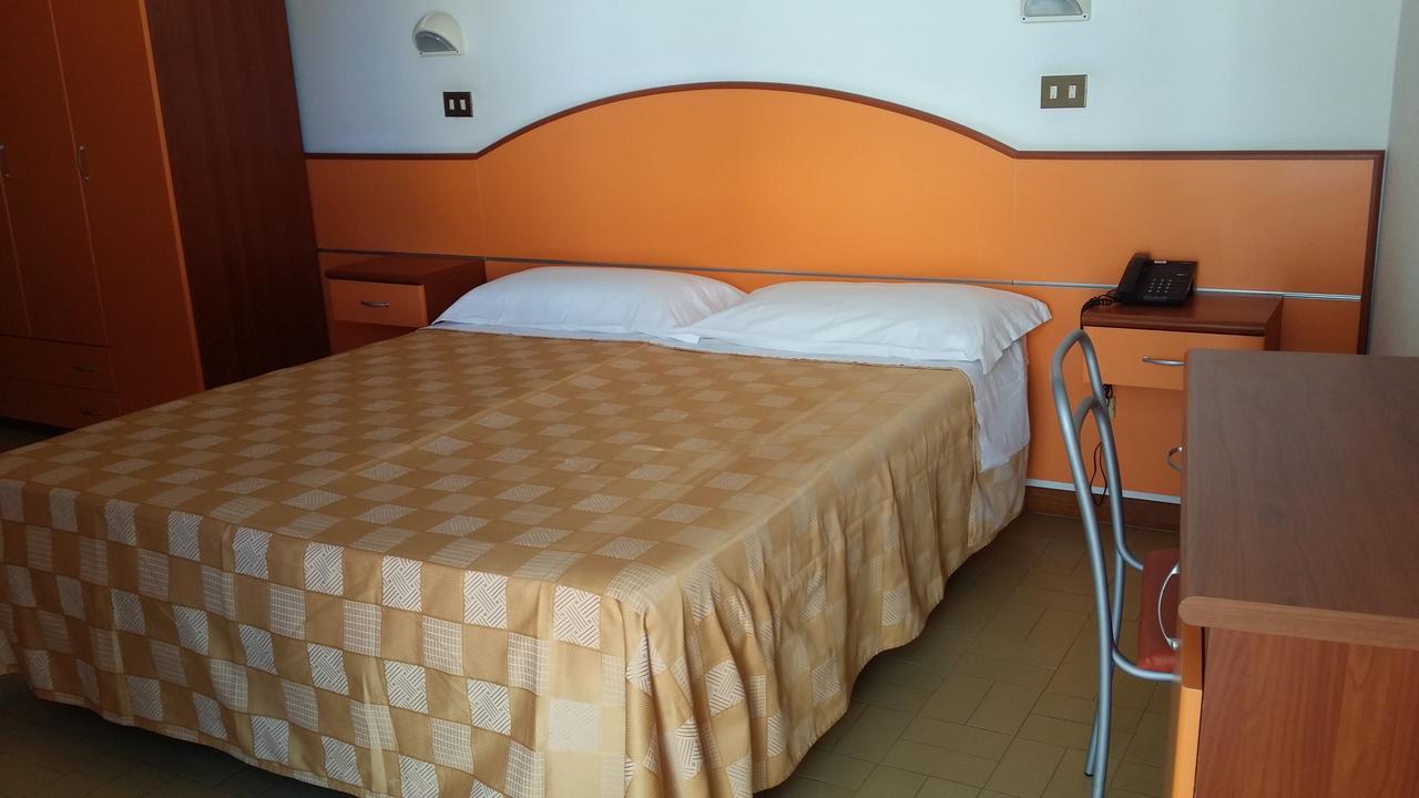 Hotel La Falena Cervia Zewnętrze zdjęcie